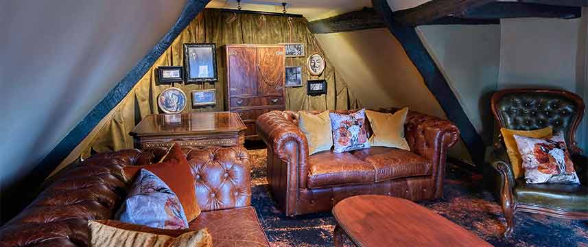 Guy Fawkes  Inn Suite Lounge